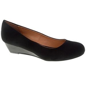 NWOB Chinese Laundry Black Suede Wedges, 9
